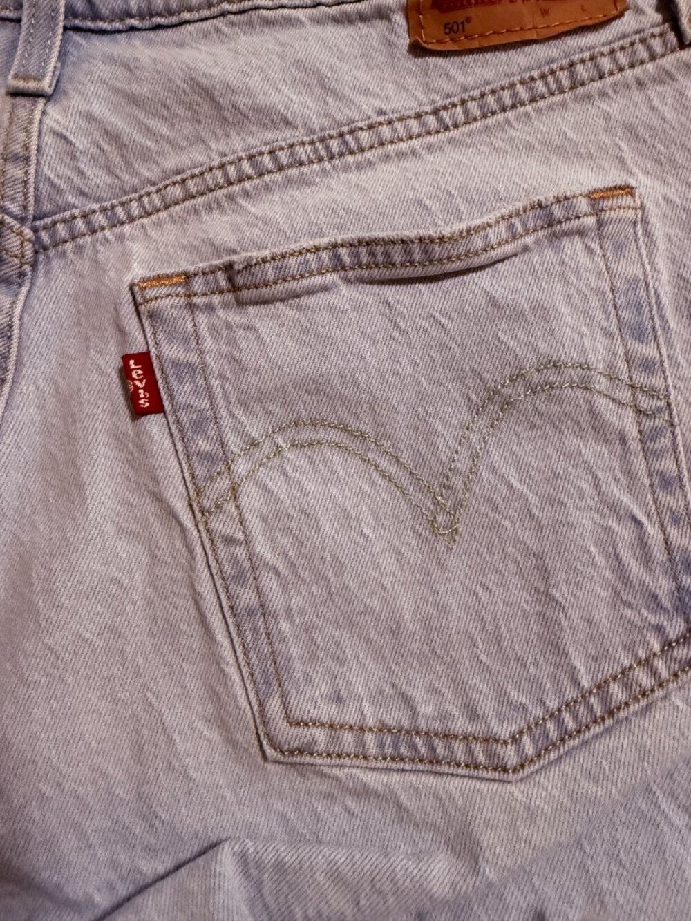 Levi's Women's 501 Original High-Rise Shorts Size 33 - Picture 4 of 6